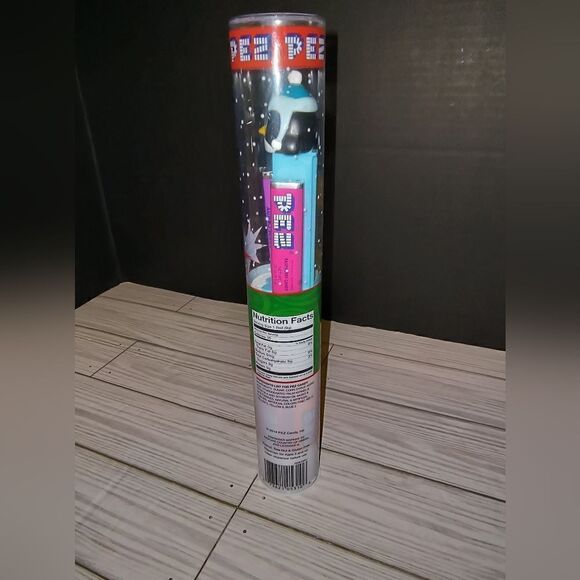 Pez Dispenser Penguin Santa Christmas Holiday Sealed With Candy Copyright 2014 - Picture 9 of 10